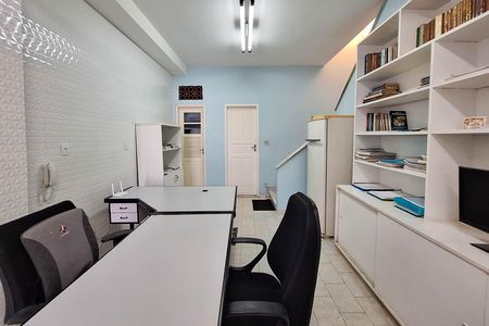 Casa à venda com 159m², 3 quartos e 1 vaga Casa à venda com 159m², 3 quartos e 1 vagaEscritório