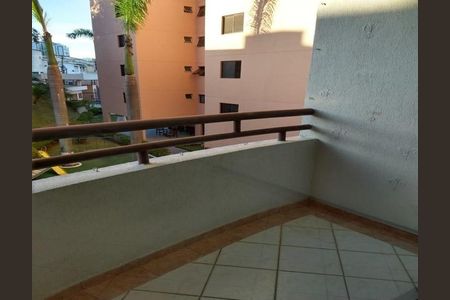 Apartamento à venda com 70m², 3 quartos e 2 vagas Apartamento à venda com 70m², 3 quartos e 2 vagasVaranda