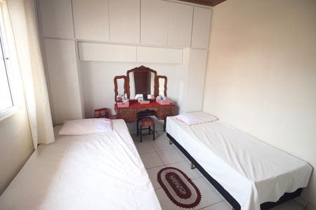 Casa à venda com 420m², 6 quartos e 2 vagasQuarto 6