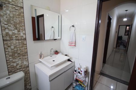 Casa à venda com 420m², 6 quartos e 2 vagasBanheiro 1