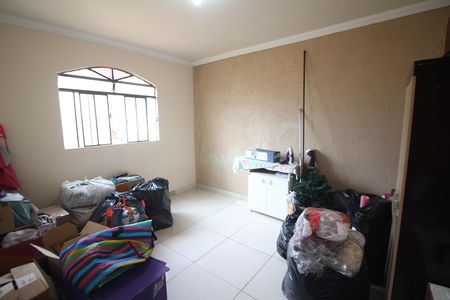 Casa à venda com 420m², 6 quartos e 2 vagasQuarto 4
