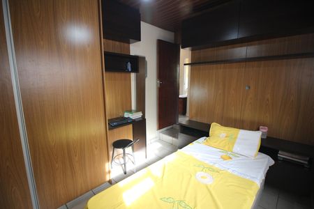 Casa à venda com 420m², 6 quartos e 2 vagasQuarto 5