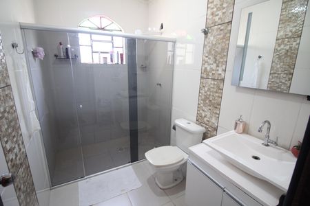 Casa à venda com 420m², 6 quartos e 2 vagasBanheiro 1