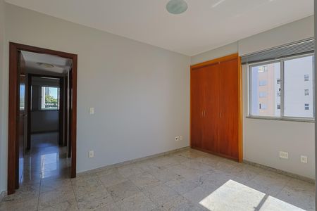 Apartamento para alugar com 3 quartos, 135m² em Buritis, Belo Horizonte