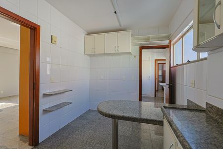 Apartamento para alugar com 135m², 3 quartos e 2 vagas