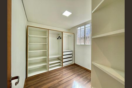 Casa de condomínio à venda com 75m², 2 quartos e 1 vaga