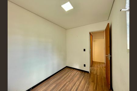 Casa de condomínio à venda com 75m², 2 quartos e 1 vaga