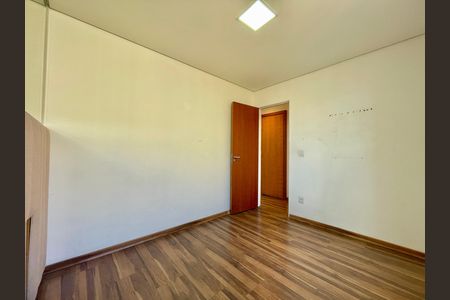 Casa de condomínio à venda com 75m², 2 quartos e 1 vaga