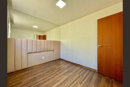 Casa de condomínio à venda com 75m², 2 quartos e 1 vaga