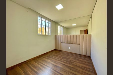 Casa de condomínio à venda com 75m², 2 quartos e 1 vaga