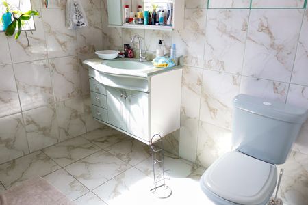 Casa à venda com 160m², 4 quartos e 2 vagas Casa à venda com 160m², 4 quartos e 2 vagasBanheiro 2