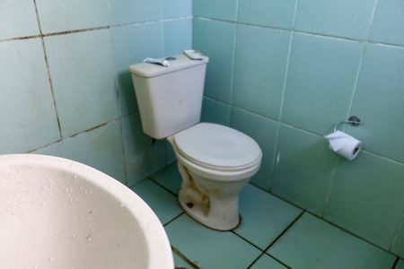 Casa à venda com 160m², 4 quartos e 2 vagas Casa à venda com 160m², 4 quartos e 2 vagasBanheiro