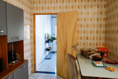 Casa à venda com 160m², 4 quartos e 2 vagas Casa à venda com 160m², 4 quartos e 2 vagasCozinha