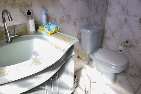 Casa à venda com 160m², 4 quartos e 2 vagas Casa à venda com 160m², 4 quartos e 2 vagasBanheiro 2