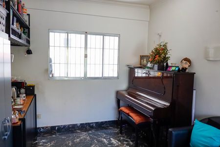 Casa à venda com 160m², 4 quartos e 2 vagas Casa à venda com 160m², 4 quartos e 2 vagasSala 2