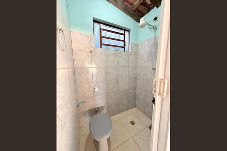 Casa para alugar com 200m², 3 quartos e 2 vagasBanheiro Externo