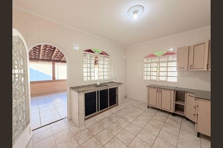Casa para alugar com 200m², 3 quartos e 2 vagasCozinha