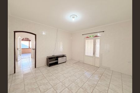 Casa para alugar com 200m², 3 quartos e 2 vagasSala