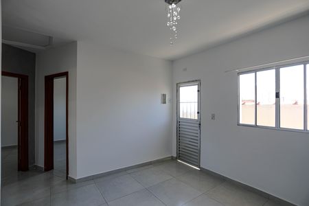 Sala de casa de condomínio para alugar com 2 quartos, 80m² em Vila Bela Flor, Mogi das Cruzes