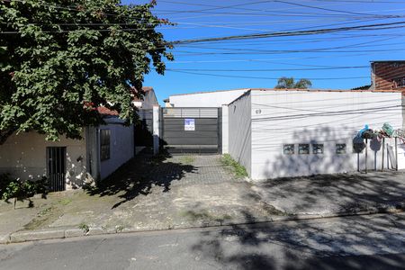 Casa de condomínio para alugar com 80m², 2 quartos e 2 vagas Casa de condomínio para alugar com 80m², 2 quartos e 2 vagasFachada
