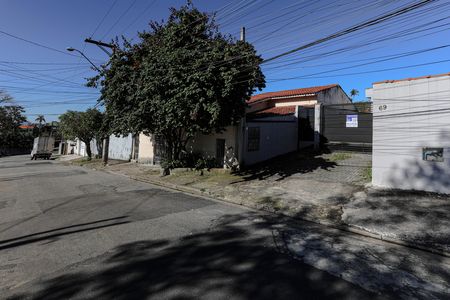 Casa de condomínio para alugar com 80m², 2 quartos e 2 vagas Casa de condomínio para alugar com 80m², 2 quartos e 2 vagasFachada