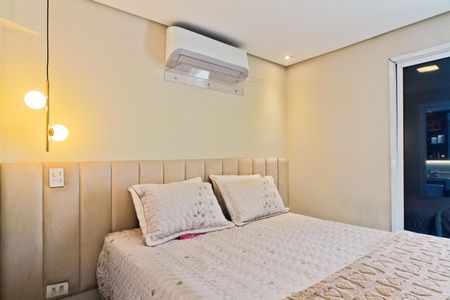 Apartamento à venda com 131m², 3 quartos e 2 vagas Apartamento à venda com 131m², 3 quartos e 2 vagasSuíte