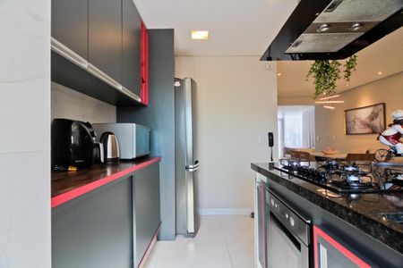 Apartamento à venda com 131m², 3 quartos e 2 vagas Apartamento à venda com 131m², 3 quartos e 2 vagasCozinha