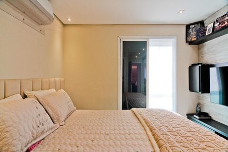 Apartamento à venda com 131m², 3 quartos e 2 vagas Apartamento à venda com 131m², 3 quartos e 2 vagasSuíte