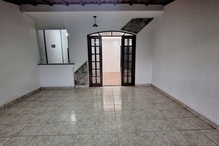 Casa à venda com 150m², 2 quartos e 2 vagas