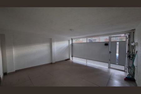 Casa à venda com 150m², 2 quartos e 2 vagas