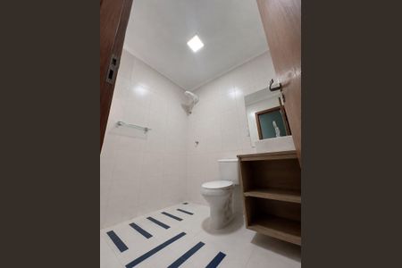 Casa para alugar com 80m², 3 quartos e 2 vagasBanheiro 