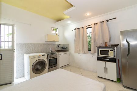 Sala/Quarto/Cozinha de kitnet/studio para alugar com 1 quarto, 25m² em Bangu, Rio de Janeiro