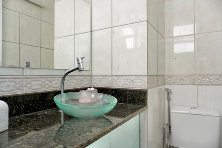 Apartamento à venda com 170m², 4 quartos e 2 vagas Apartamento à venda com 170m², 4 quartos e 2 vagasBanheiro da Suíte