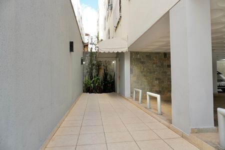 Apartamento à venda com 170m², 4 quartos e 2 vagas Apartamento à venda com 170m², 4 quartos e 2 vagasCorredor de entrada