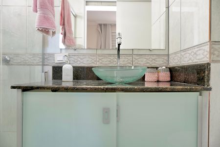 Apartamento à venda com 170m², 4 quartos e 2 vagas Apartamento à venda com 170m², 4 quartos e 2 vagasBanheiro da Suíte