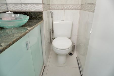 Apartamento à venda com 170m², 4 quartos e 2 vagas Apartamento à venda com 170m², 4 quartos e 2 vagasBanheiro da Suíte