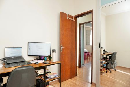 Apartamento à venda com 170m², 4 quartos e 2 vagas Apartamento à venda com 170m², 4 quartos e 2 vagasQuarto 2