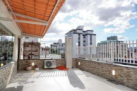 Apartamento à venda com 170m², 4 quartos e 2 vagas Apartamento à venda com 170m², 4 quartos e 2 vagasÁrea da Cobertura