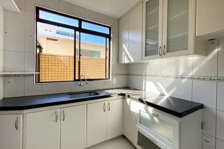 Apartamento à venda com 161m², 3 quartos e 2 vagas Apartamento à venda com 161m², 3 quartos e 2 vagasCozinha
