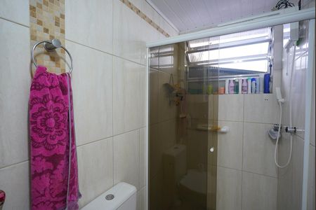Banheiro de casa à venda com 3 quartos, 200m² em Vila Joao Pessoa, Porto Alegre