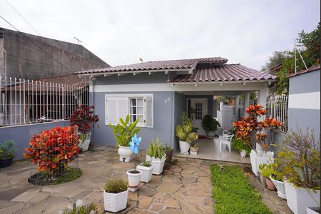 Casa à venda com 200m², 3 quartos e 2 vagasGaragem e quintal frente