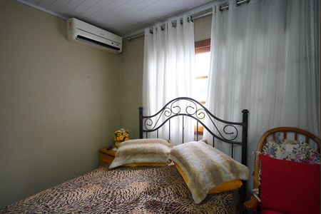Quarto 2 de casa à venda com 3 quartos, 200m² em Vila Joao Pessoa, Porto Alegre