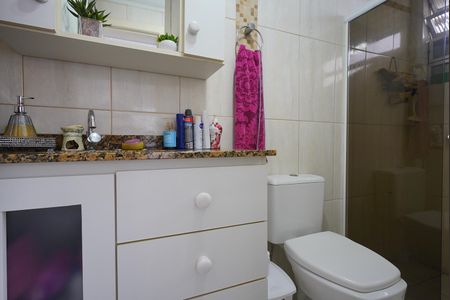 Banheiro de casa à venda com 3 quartos, 200m² em Vila Joao Pessoa, Porto Alegre