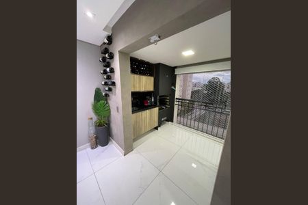 Apartamento à venda com 83m², 2 quartos e 2 vagas Apartamento à venda com 83m², 2 quartos e 2 vagasVaranda