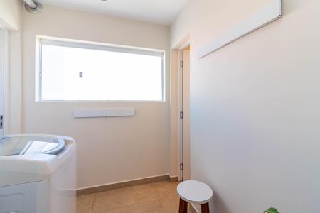 Apartamento à venda com 70m², 3 quartos e 1 vagaÁrea de Serviço