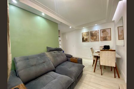 Sala de apartamento à venda com 3 quartos, 59m² em Jardim Cocaia, Guarulhos