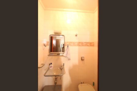 Casa à venda com 350m², 3 quartos e 3 vagas Casa à venda com 350m², 3 quartos e 3 vagasLavabo