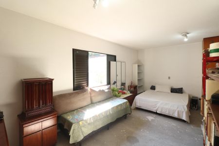 Casa à venda com 350m², 3 quartos e 3 vagas Casa à venda com 350m², 3 quartos e 3 vagasCasa 2