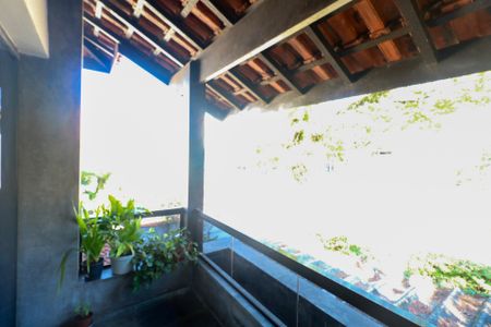 Casa à venda com 350m², 3 quartos e 3 vagas Casa à venda com 350m², 3 quartos e 3 vagasCasa 2
