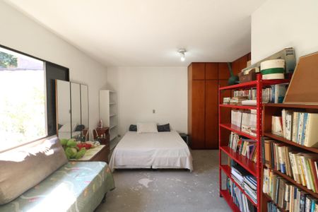 Casa à venda com 350m², 3 quartos e 3 vagas Casa à venda com 350m², 3 quartos e 3 vagasCasa 2
